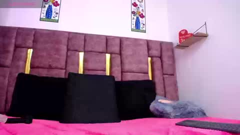 LAURA online show from September 12, 2:24 pm