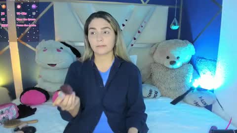 Snapshot of melanyvega_ chatting on March 6, 12:09 pm Melany  online show from March 6, 12:09 pm