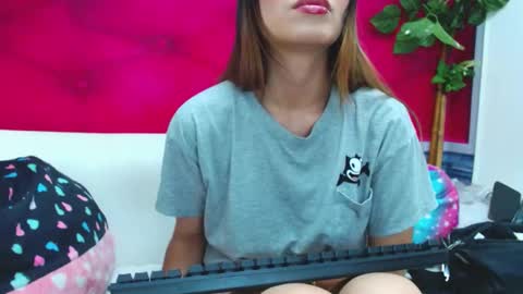 Snapshot of melhiza chatting on December 16, 12:26 am melhiza online show from December 16, 12:26 am