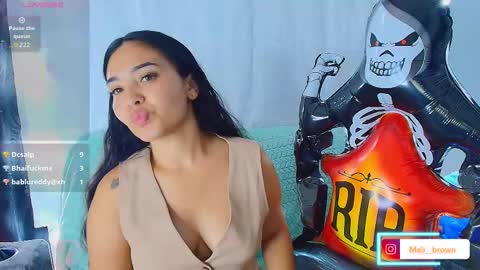    Independent model online show from October 24, 4:41 am