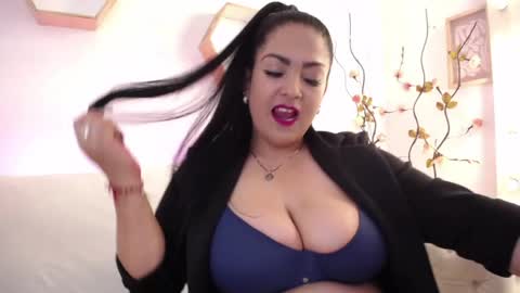 meli_cruz online show from May 29, 8:40 pm