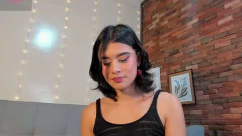 melifresita online show from December 11, 7:36 pm