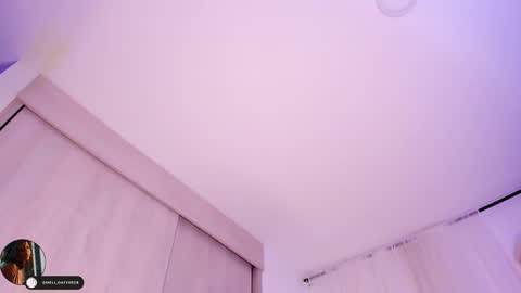 Snapshot of melina_ferrer1 chatting on October 10, 2:44 pm EI online show from October 10, 2:44 pm