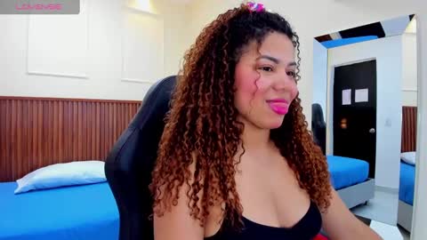 Snapshot of melinamartins chatting on February 20, 7:41 pm M E L I N A online show from February 20, 7:41 pm