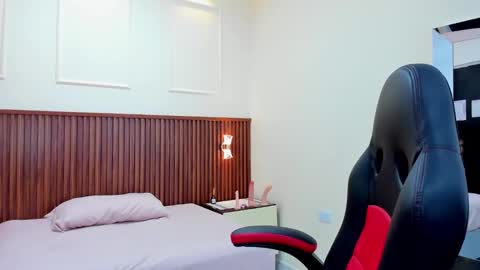 Snapshot of melinamartins chatting on March 1, 7:37 pm M E L I N A online show from March 1, 7:37 pm