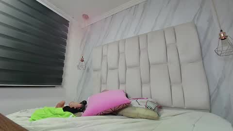 Snapshot of melisa_garcia chatting on February 15, 11:28 am Melissa online show from February 15, 11:28 am