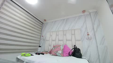 Snapshot of melisa_garcia chatting on February 1, 11:43 am Melissa online show from February 1, 11:43 am