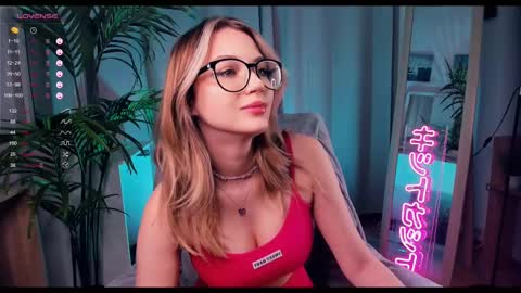Snapshot of melisa_ginger chatting on February 12, 9:20 am Im Melisa 3 online show from February 12, 9:20 am