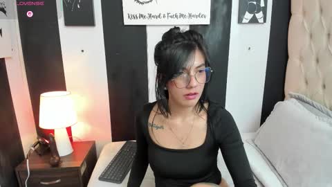 Snapshot of melisa_ss5 chatting on October 9, 2:43 pm melisa_ss5 online show from October 9, 2:43 pm