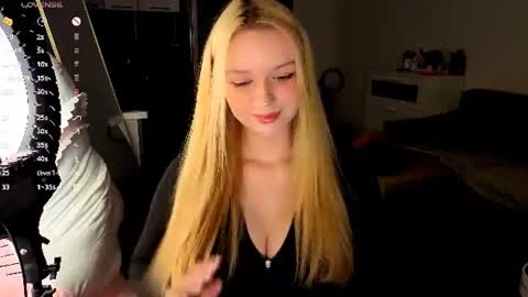 Mel or Lissa 3 Welcome here online show from July 18, 7:27 pm