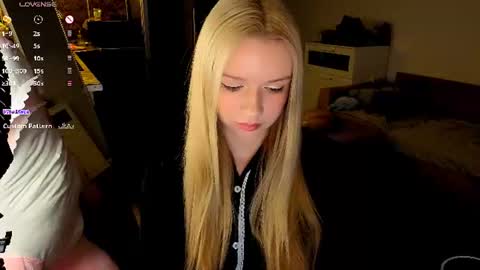 Mel or Lissa 3 Welcome here online show from July 28, 7:39 pm