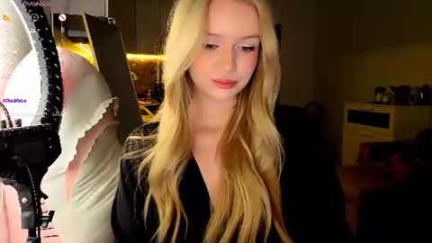Mel or Lissa 3 Welcome here online show from July 24, 8:06 pm