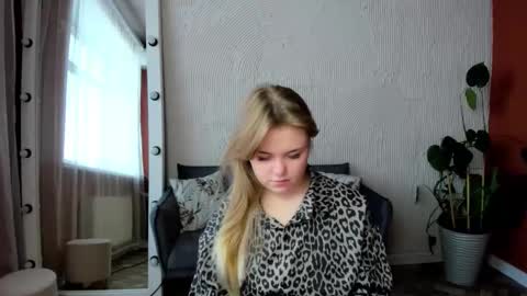 Sophia online show from October 2, 11:15 am