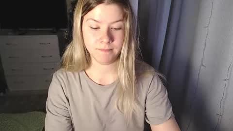 Snapshot of melissa__ray chatting on January 16, 8:22 am Melissa Ray online show from January 16, 8:22 am