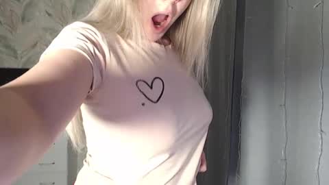 Snapshot of melissa__ray chatting on January 27, 5:37 pm Melissa Ray online show from January 27, 5:37 pm