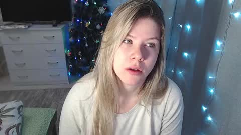 Snapshot of melissa__ray chatting on January 13, 2:18 am Melissa Ray online show from January 13, 2:18 am