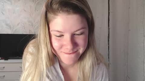 Snapshot of melissa__ray chatting on January 24, 5:21 pm Melissa Ray online show from January 24, 5:21 pm