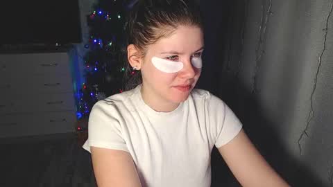 Snapshot of melissa__ray chatting on January 3, 7:50 pm Melissa Ray online show from January 3, 7:50 pm