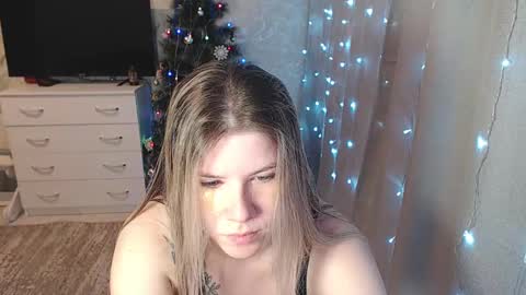 Snapshot of melissa__ray chatting on January 4, 2:46 pm Melissa Ray online show from January 4, 2:46 pm
