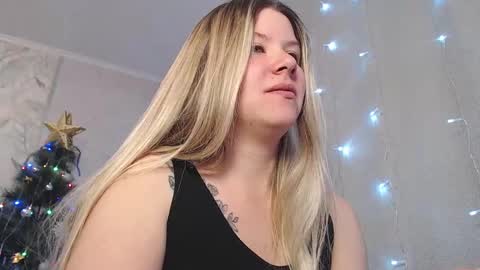 Snapshot of melissa__ray chatting on January 18, 8:19 pm Melissa Ray online show from January 18, 8:19 pm