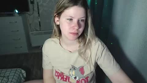 Snapshot of melissa__ray chatting on March 9, 9:03 pm Melissa Ray online show from March 9, 9:03 pm