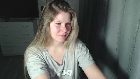 Snapshot of melissa__ray chatting on February 8, 4:57 pm Melissa Ray online show from February 8, 4:57 pm