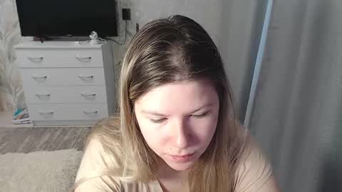 Snapshot of melissa__ray chatting on February 19, 2:33 am Melissa Ray online show from February 19, 2:33 am