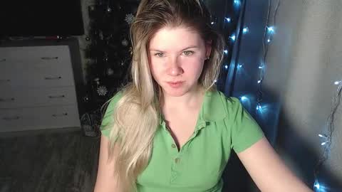 Snapshot of melissa__ray chatting on January 2, 7:18 pm Melissa Ray online show from January 2, 7:18 pm