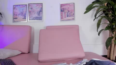 Melissa online show from October 16, 5:43 am