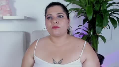 Melissa online show from December 8, 8:25 pm