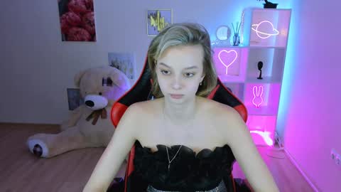 Melissa online show from February 6, 2:33 am