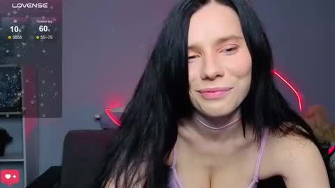 mellhyees online show from December 16, 5:08 pm