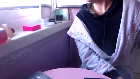 Snapshot of melli23 chatting on September 25, 8:46 am Melli online show from September 25, 8:46 am