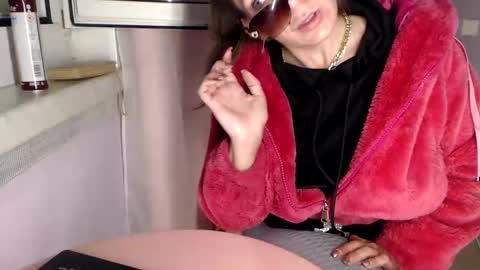 Snapshot of melli23 chatting on September 17, 8:51 pm Melli online show from September 17, 8:51 pm