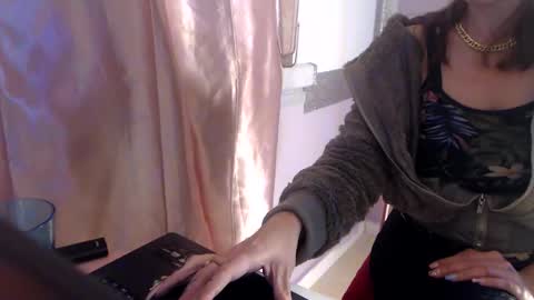 Snapshot of melli23 chatting on October 16, 8:00 pm Melli online show from October 16, 8:00 pm