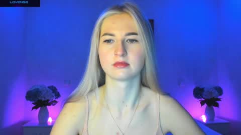 Snapshot of mellina_tey chatting on December 24, 8:16 pm Mellina online show from December 24, 8:16 pm