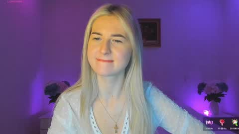 Snapshot of mellina_tey chatting on January 13, 8:37 pm Mellina online show from January 13, 8:37 pm