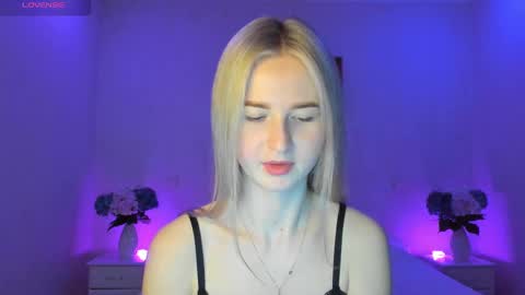Snapshot of mellina_tey chatting on March 7, 8:00 pm Mellina online show from March 7, 8:00 pm