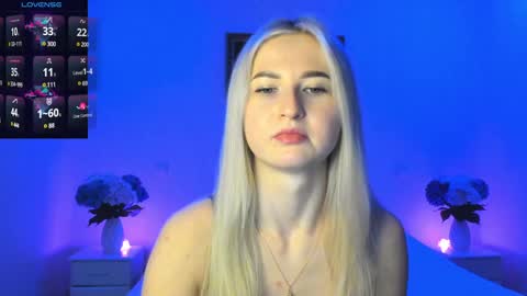 Snapshot of mellina_tey chatting on December 23, 9:08 pm Mellina online show from December 23, 9:08 pm