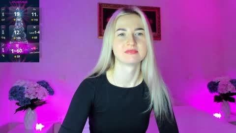 Snapshot of mellina_tey chatting on December 12, 8:43 pm Mellina online show from December 12, 8:43 pm