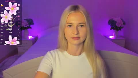 Snapshot of mellina_tey chatting on October 20, 7:06 pm Mellina online show from October 20, 7:06 pm