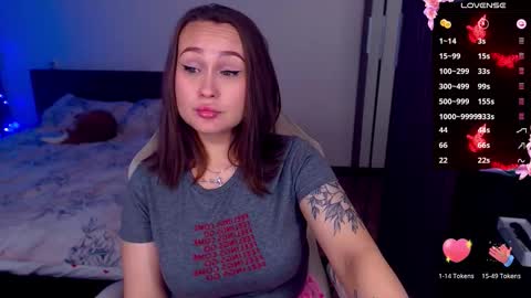 Snapshot of mellovell chatting on October 29, 12:59 am Mel online show from October 29, 12:59 am