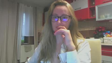 Melly online show from December 10, 7:58 am