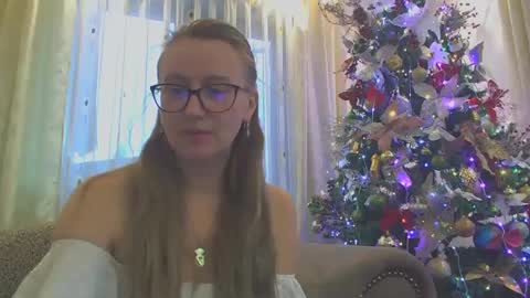 Melly online show from December 3, 1:21 pm