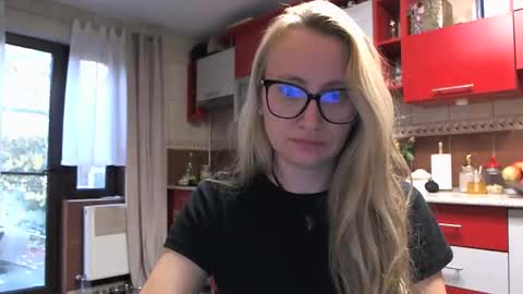 Melly online show from October 21, 6:50 am