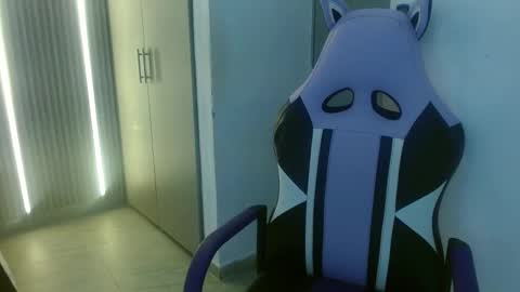 melody_mercy online show from December 31, 11:53 am