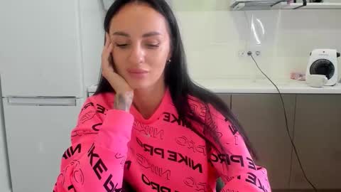 Snapshot of melodyhewit chatting on October 12, 8:28 am Masha online show from October 12, 8:28 am