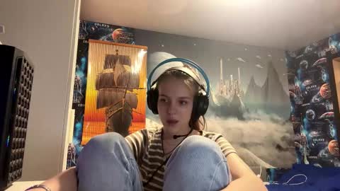 Snapshot of melonygriffen chatting on November 1, 2:32 pm Hi Im Aria 18 years old online show from November 1, 2:32 pm