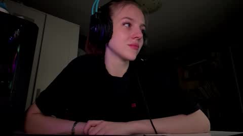 Snapshot of melonygriffen chatting on September 18, 12:37 pm Hi Im Aria 18 years old online show from September 18, 12:37 pm