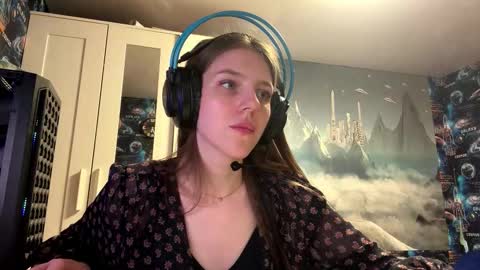 Snapshot of melonygriffen chatting on October 5, 2:33 pm Hi Im Aria 18 years old online show from October 5, 2:33 pm